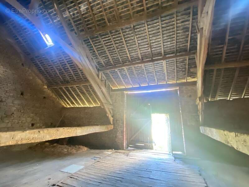 Maison à BUSSIERE-DUNOISE