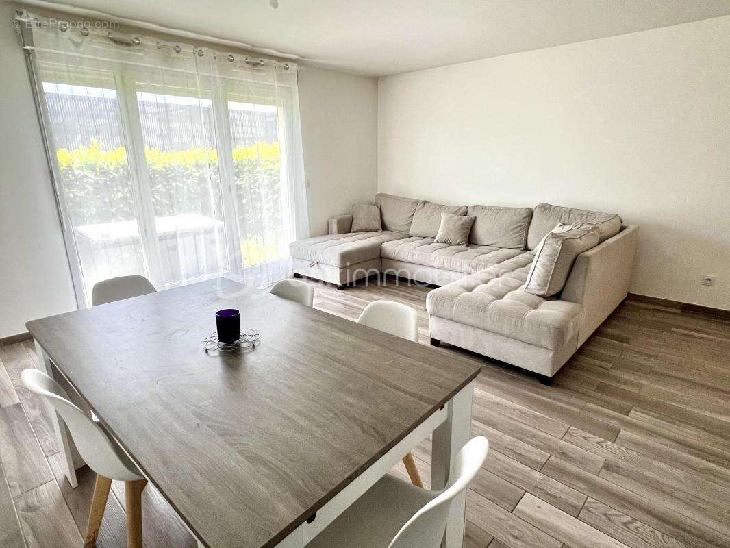 Appartement à CRECY-LA-CHAPELLE
