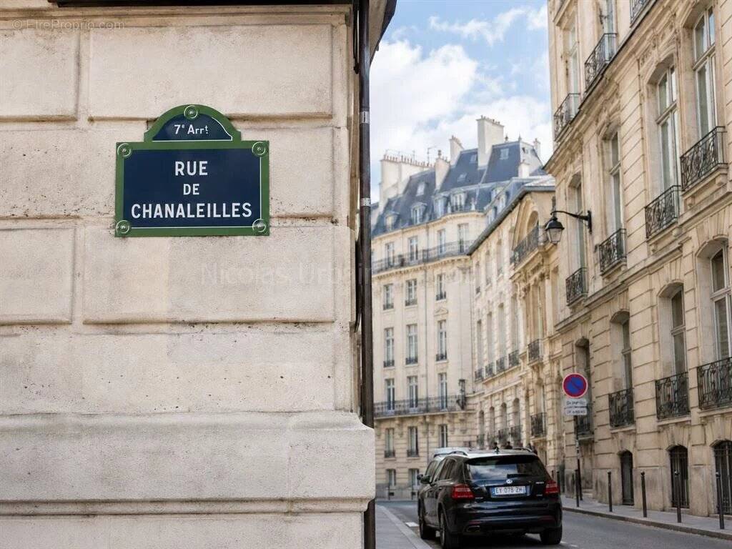 Parking à PARIS-7E