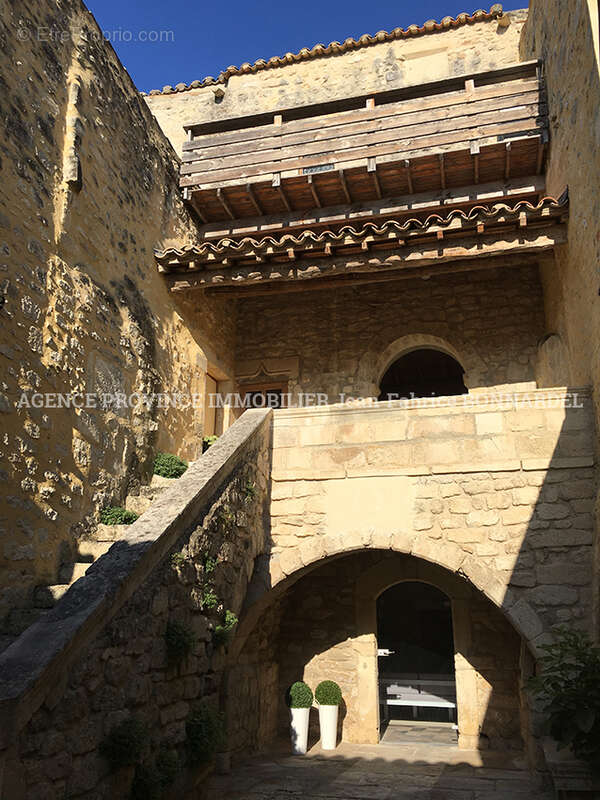 Maison à SAINT-PAUL-TROIS-CHATEAUX