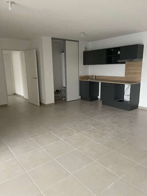 Appartement à GARONS