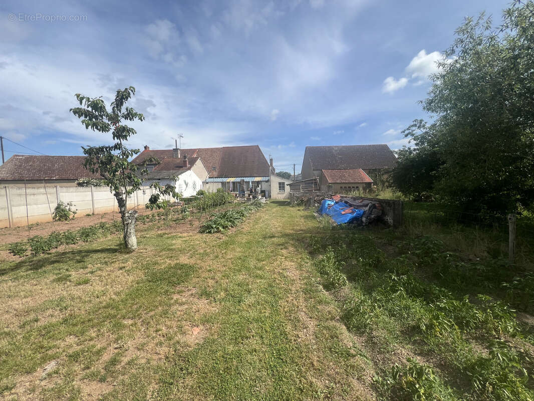 Maison à URCIERS