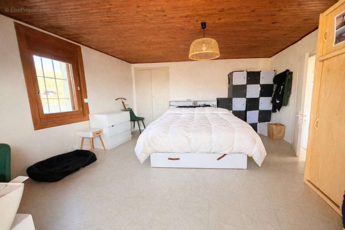 Maison 130 m² à Saint-Ours  - photo 9