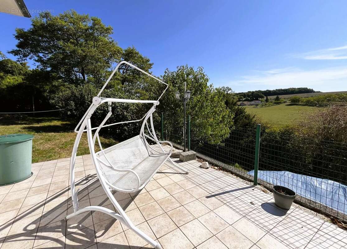 Maison à SALLES-LAVALETTE