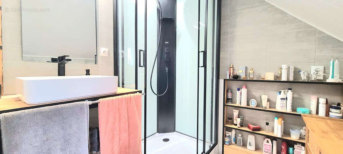 Maison à LE MESNIL-AUBRY