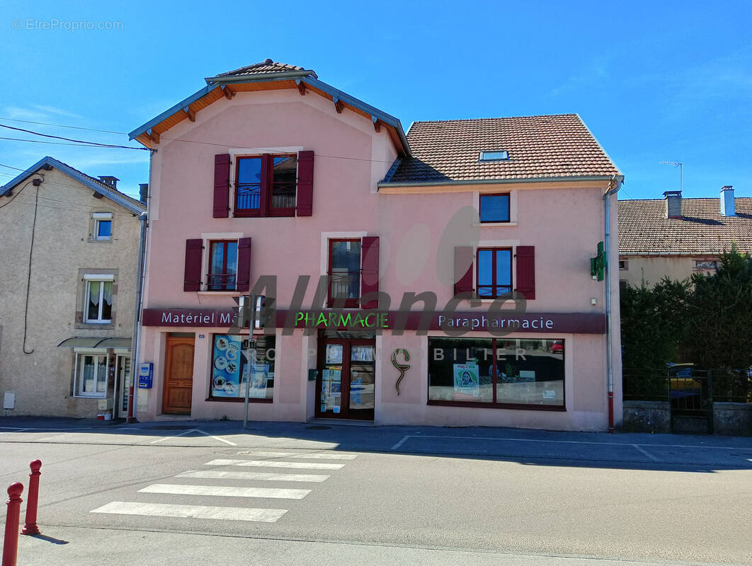 Appartement à FONTAINE-LES-LUXEUIL