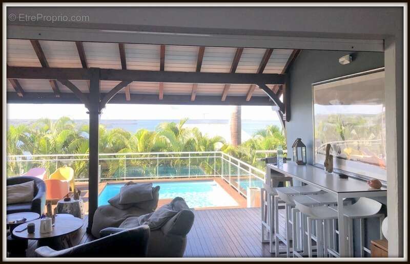 Maison à BAIE-MAHAULT