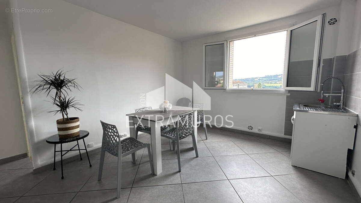 Appartement à L'ARBRESLE
