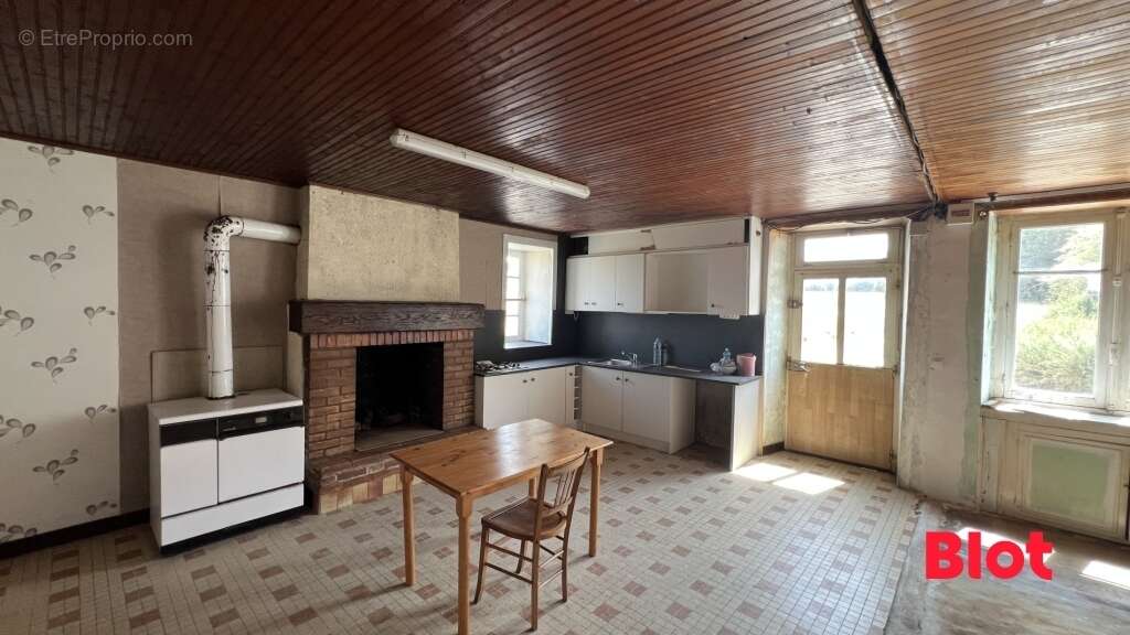 Maison 104 m² à Chasne-Sur-Illet  - photo 2