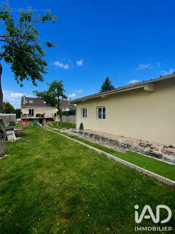 Photo 2 - Maison à MONTIGNY-LES-CORMEILLES