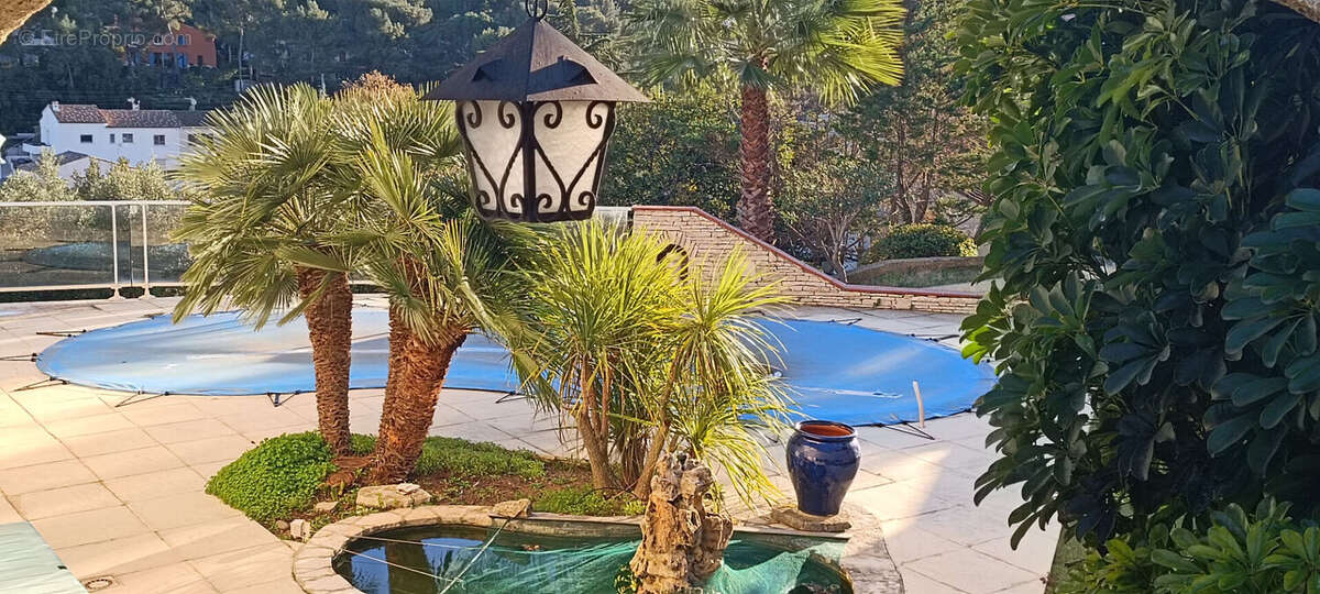 ** Sud ** MAISON Double ** Terrasse & Piscine ** Vue Dégagée ** (83500) LA SEYNE SUR MER **ur Mer 6 pièce(s) - photo 3