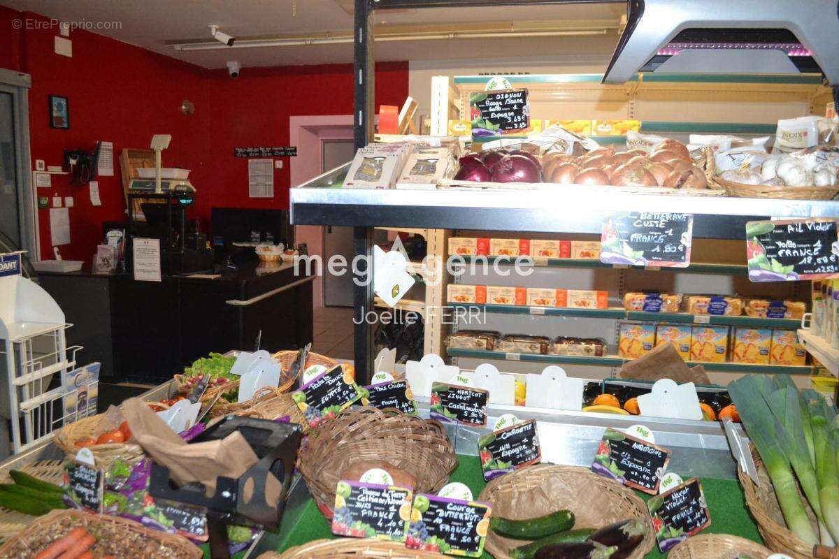 Commerce à MONTLAUR