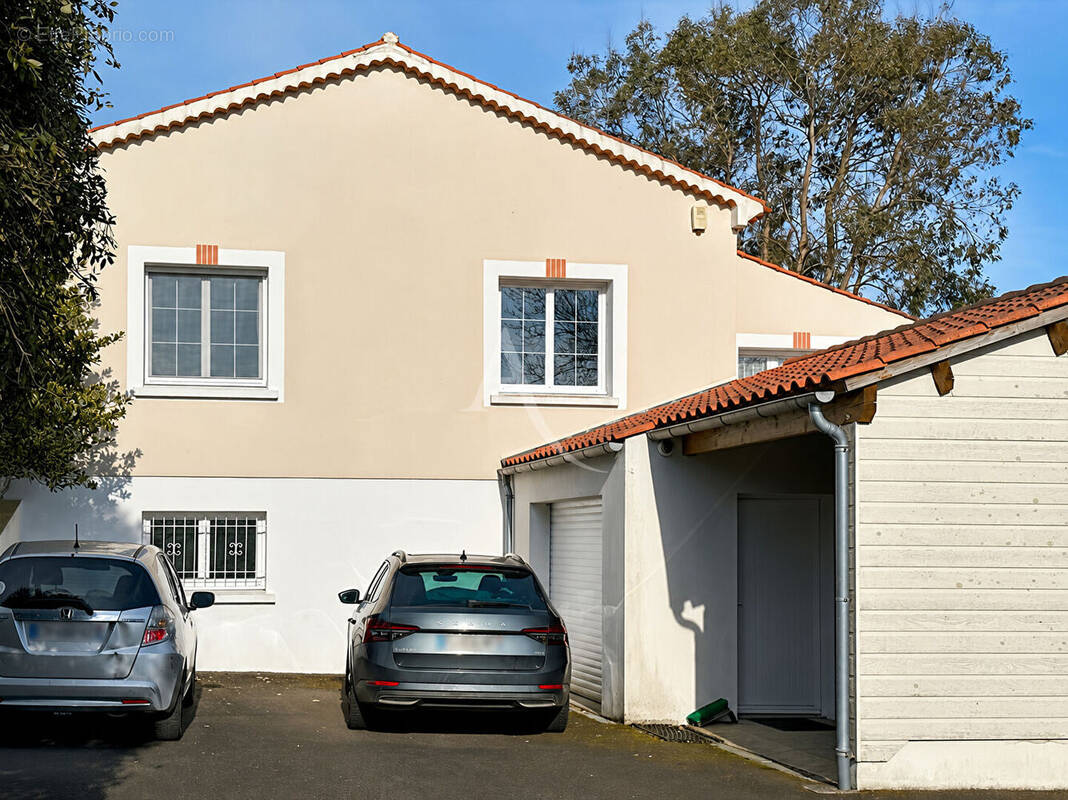 Maison à LE PERRIER