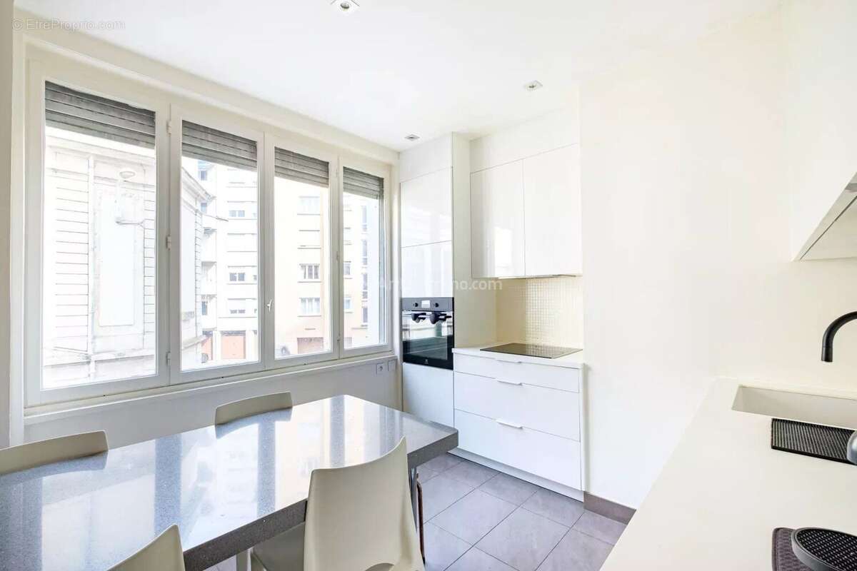 Appartement à LYON-6E
