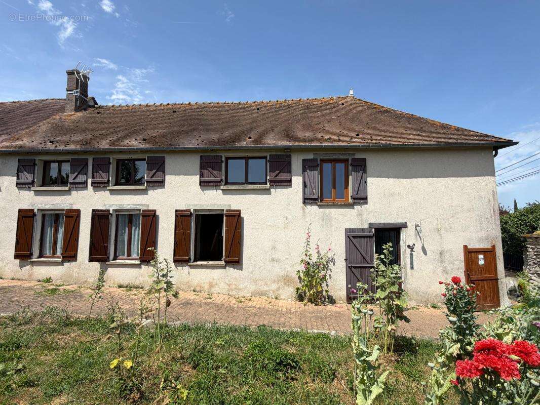 Maison à SAINT-LUBIN-DE-LA-HAYE