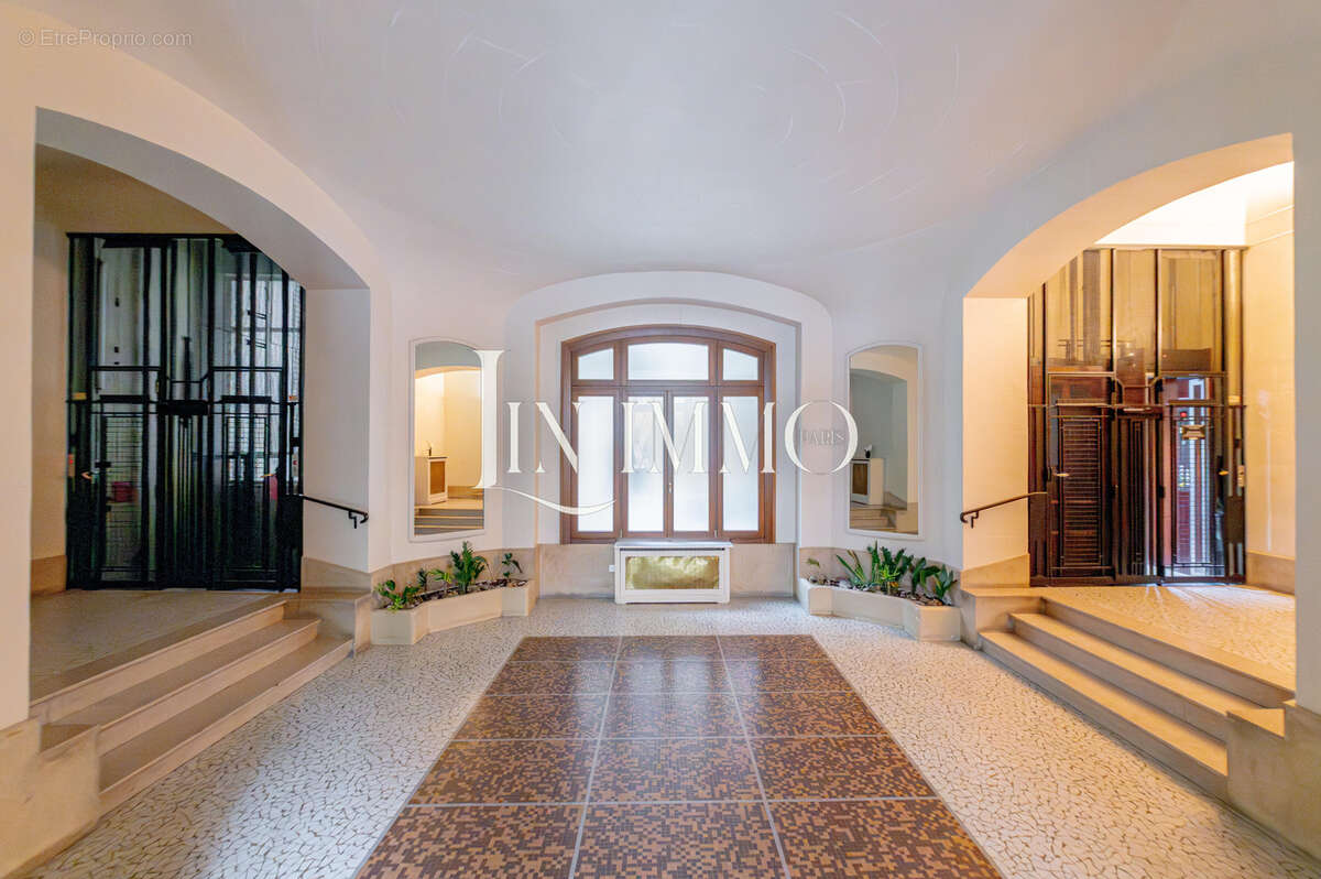 Appartement à PARIS-17E