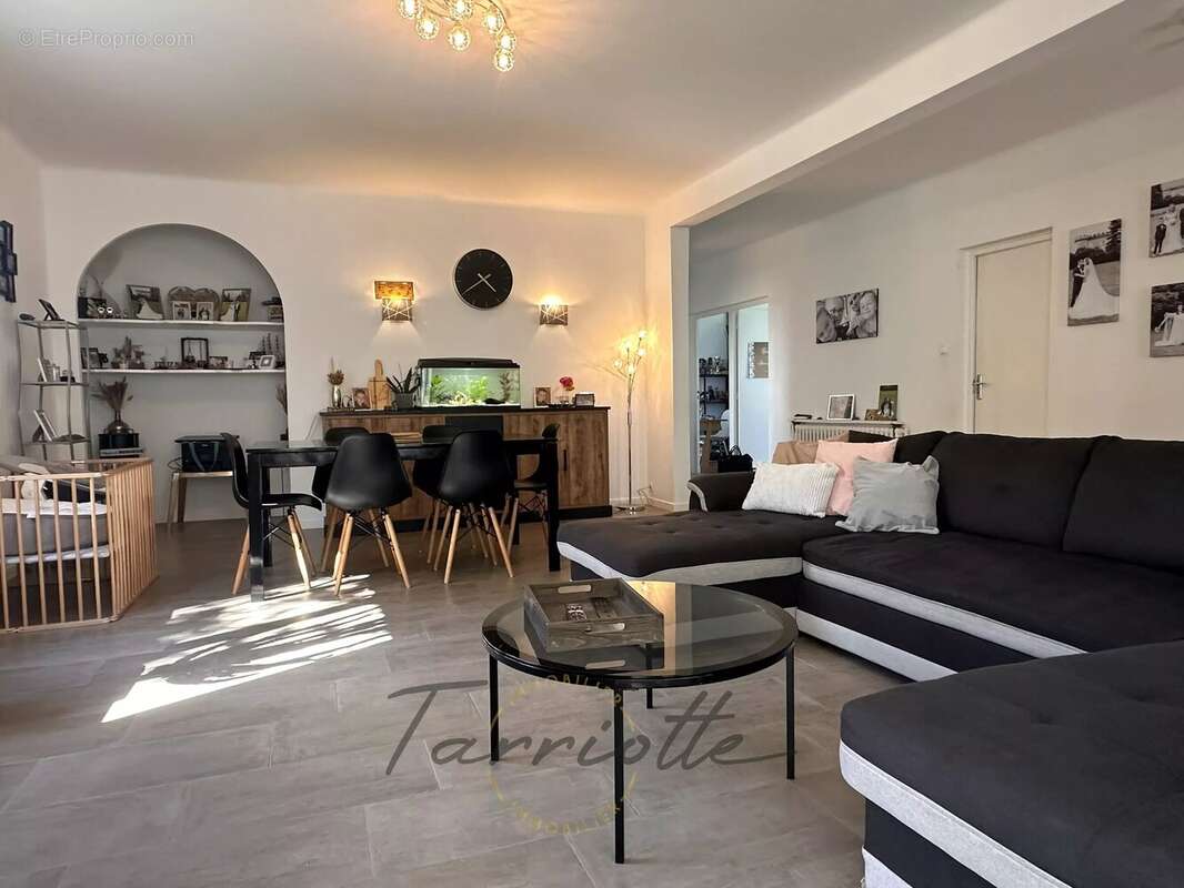 Maison à LA BATIE-ROLLAND
