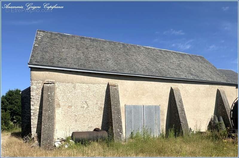 Loigny-La-Bataille - Maison de village - à rénover, combles aménageables, nombreuses dépendances, terrain 1 000 m² - photo 10