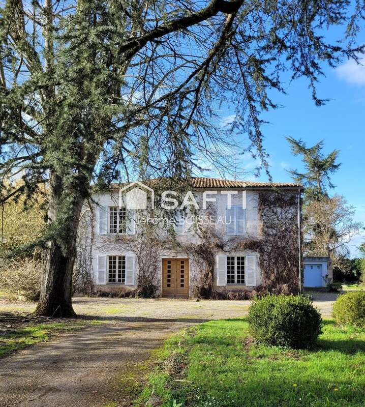 Maison 380 m² à Fauillet  - photo 5