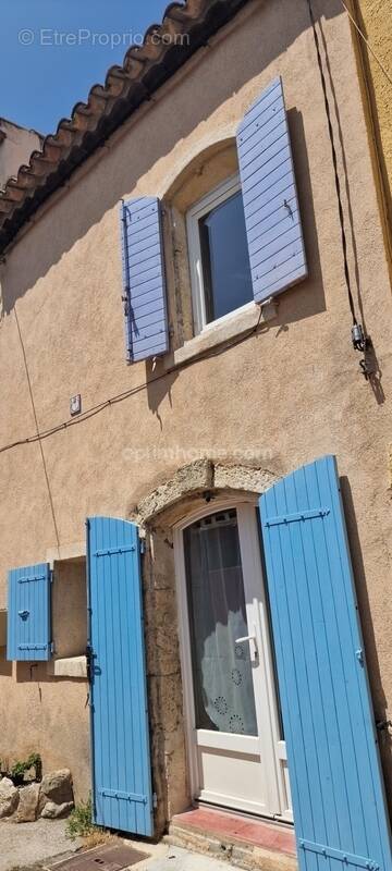 Maison à SAINT-MITRE-LES-REMPARTS