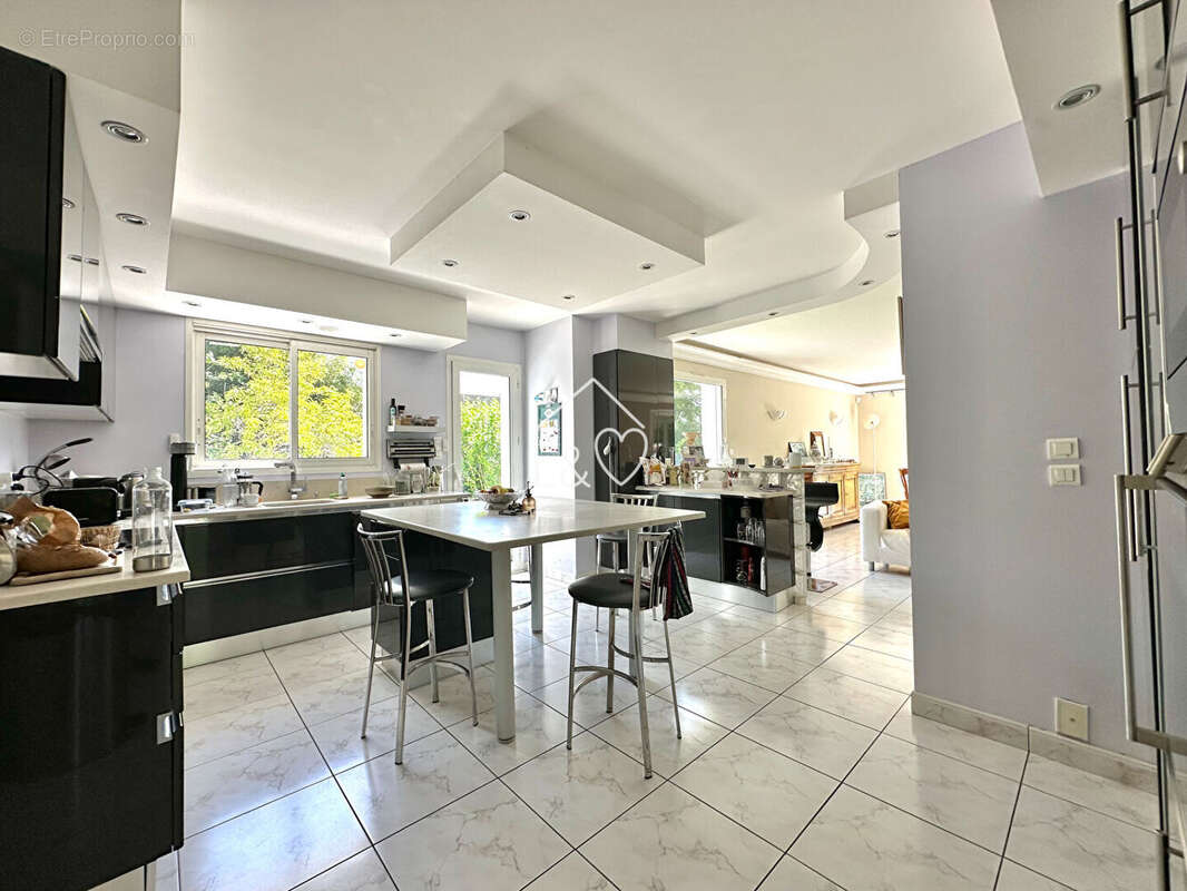 Maison à LA CHAPELLE-SUR-ERDRE