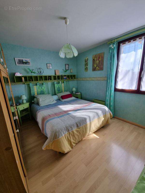 Maison à LES BORDES