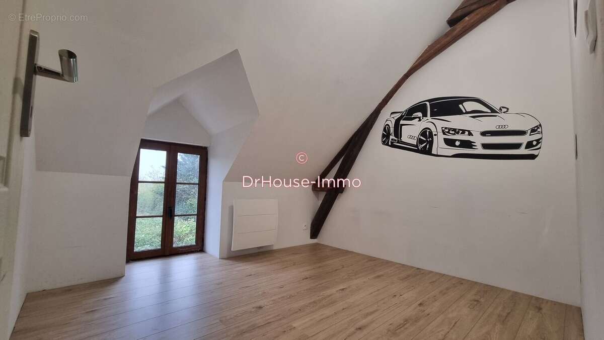 Maison à VICQ-EXEMPLET