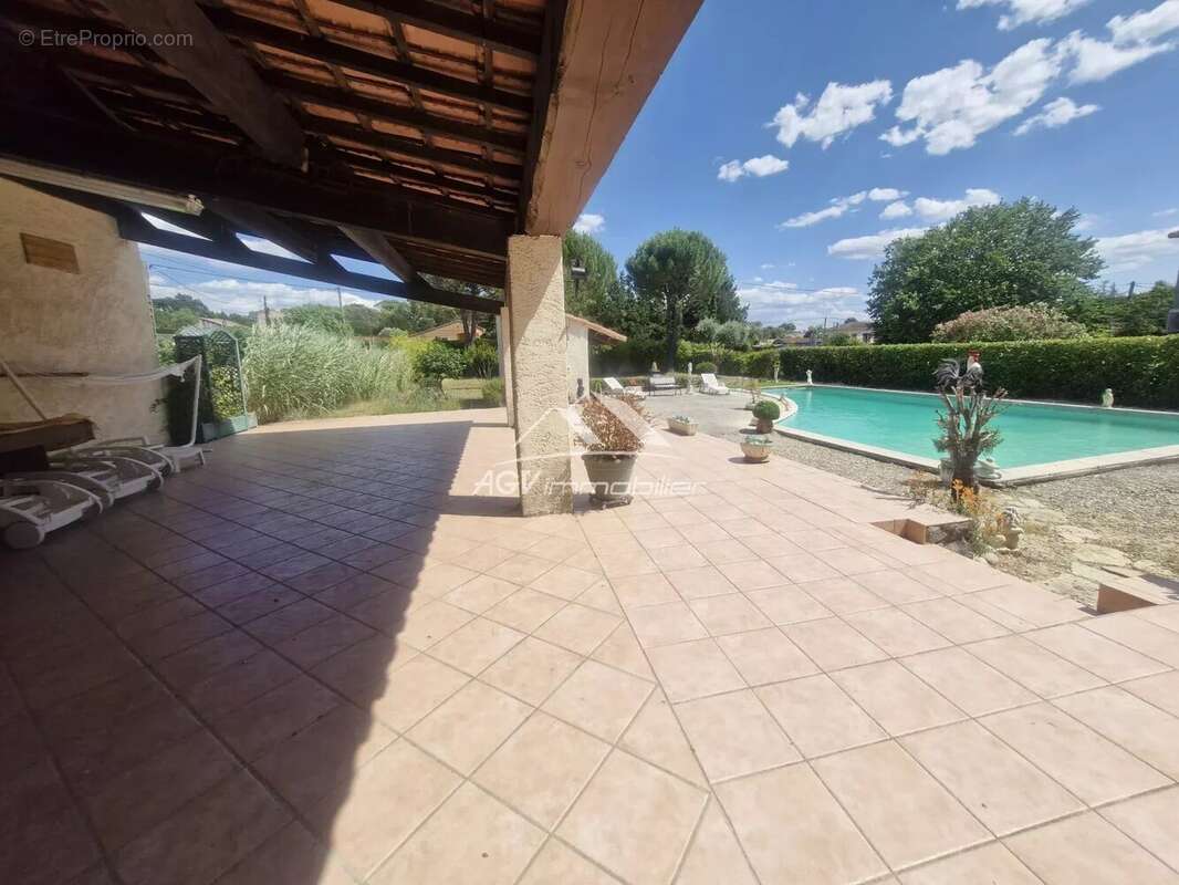 A Rousson, maison d'environ 161 m² avec piscine - photo 12