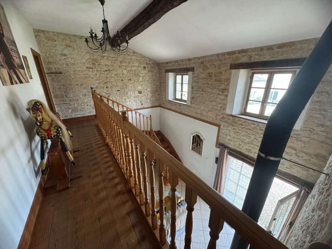 Maison à SAINT-SIGISMOND-DE-CLERMONT