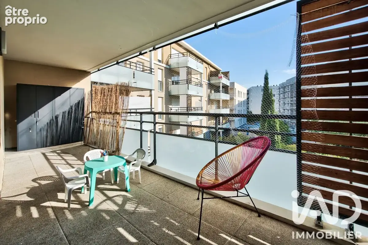 Photo 1 - Appartement à BRON