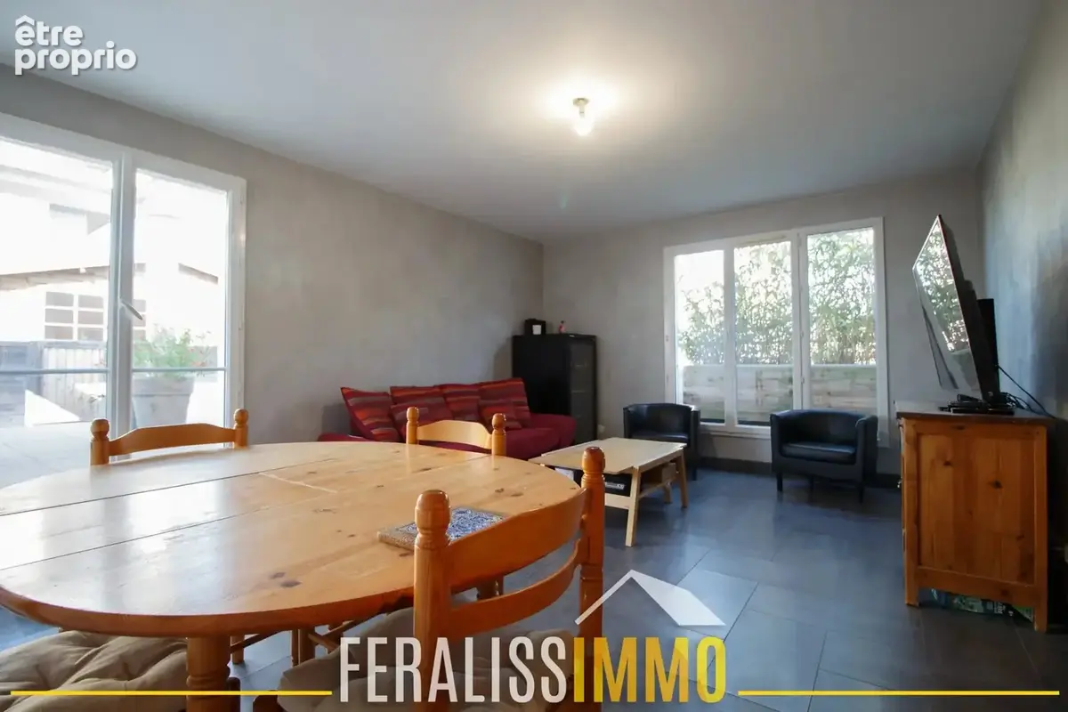 Superbe appartement au dernier étage avec terrasse de 30 m2 - photo 3