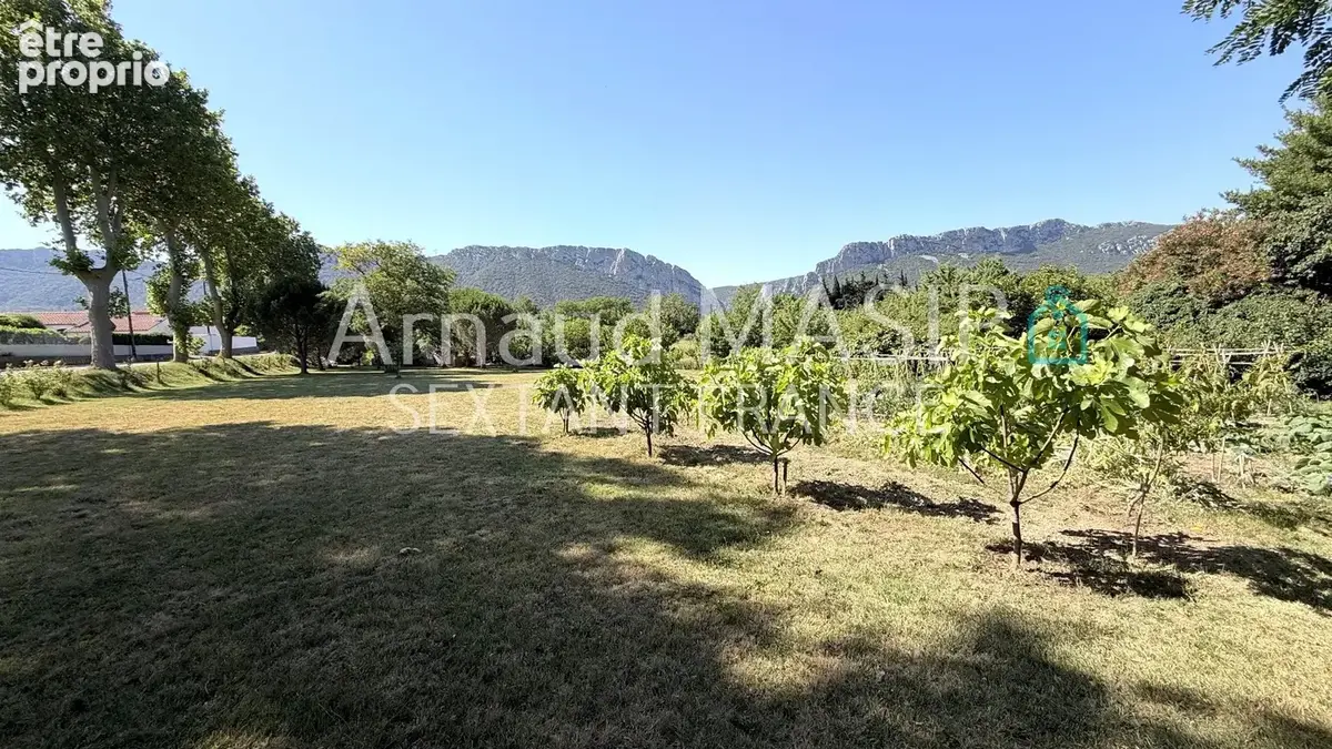 Villa 4f 142m², piscine, 2 garages, parcelle 3 174m², vue imprenanble, emplacement tranquil, proche commerces - photo 13