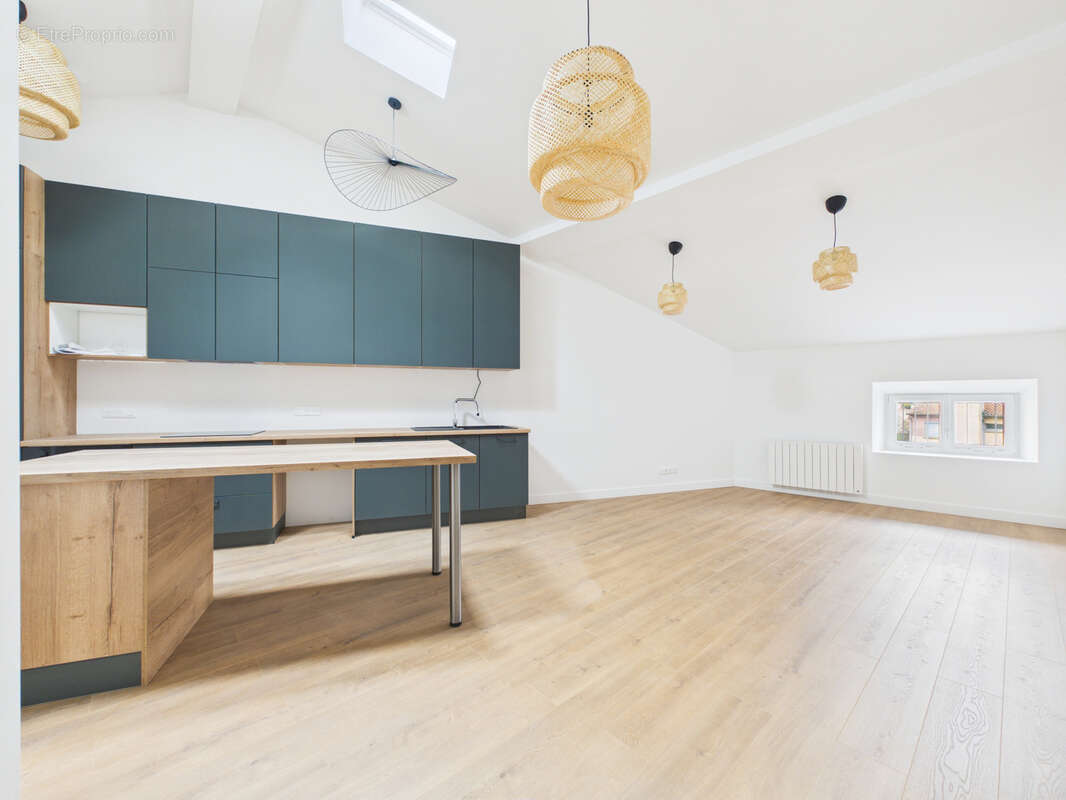 Appartement à BRIVES-CHARENSAC