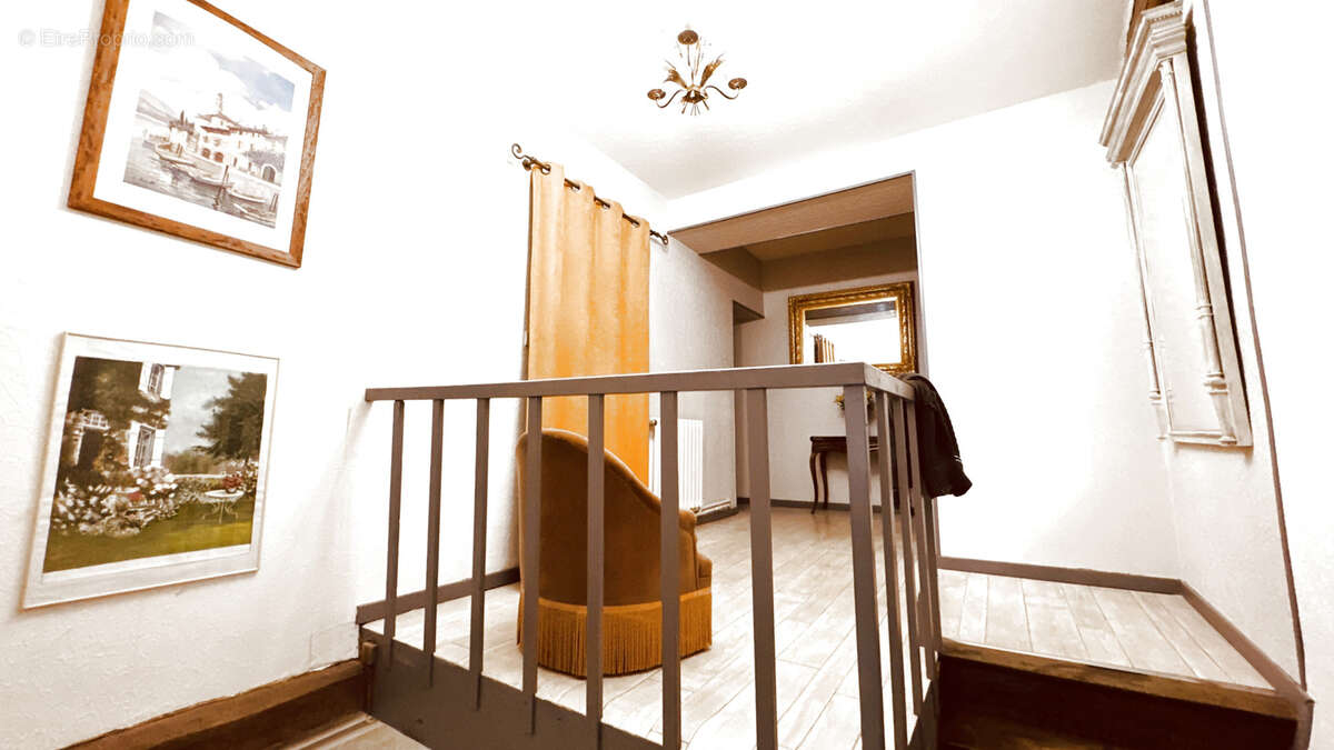 Maison à SERMIZELLES