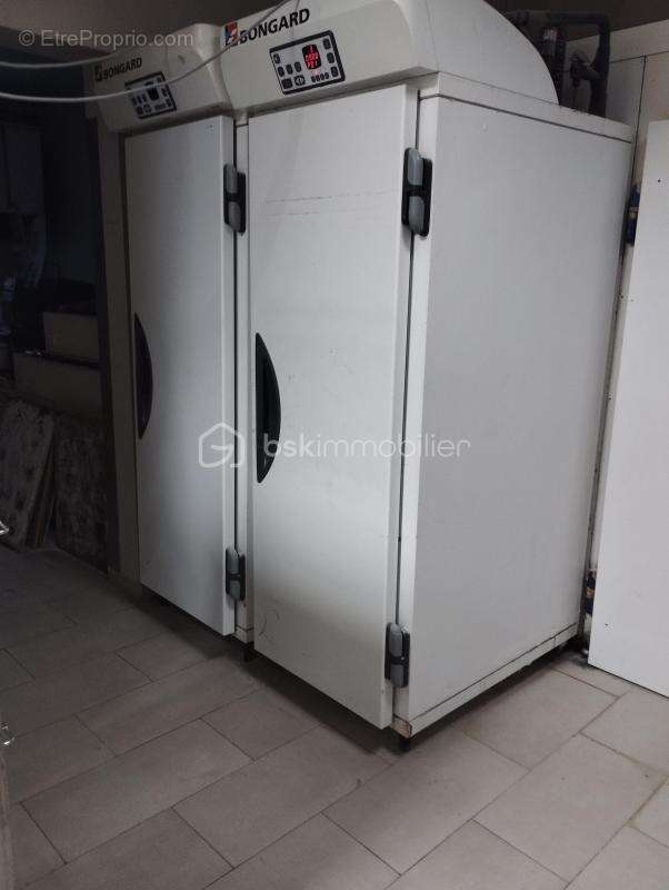 Commerce à MANDELIEU-LA-NAPOULE