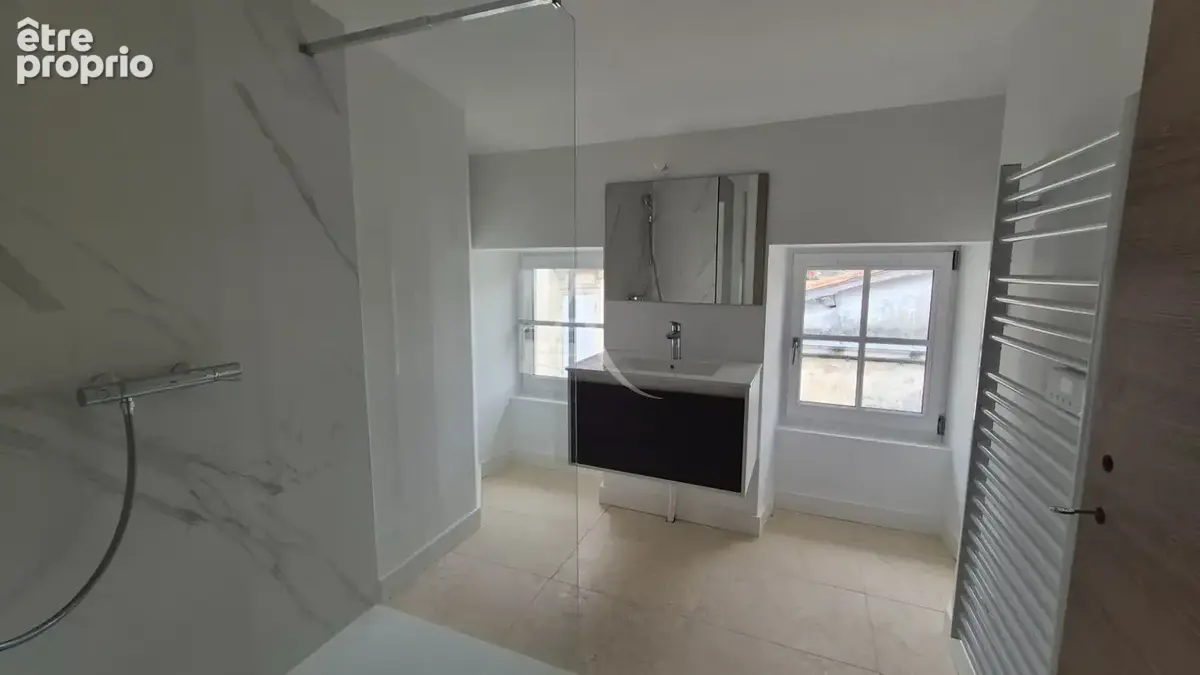 Appartement T3, Centre ville de Saint Jean D'Angély. - photo 5