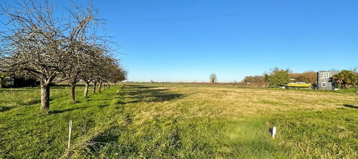 Terrain à GEMOZAC