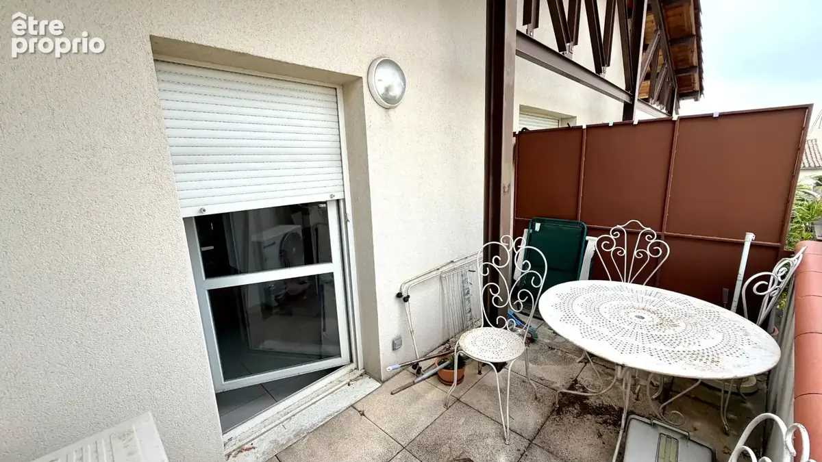 Appartement de type T2 avec  terrasse et parking privatif. - photo 8