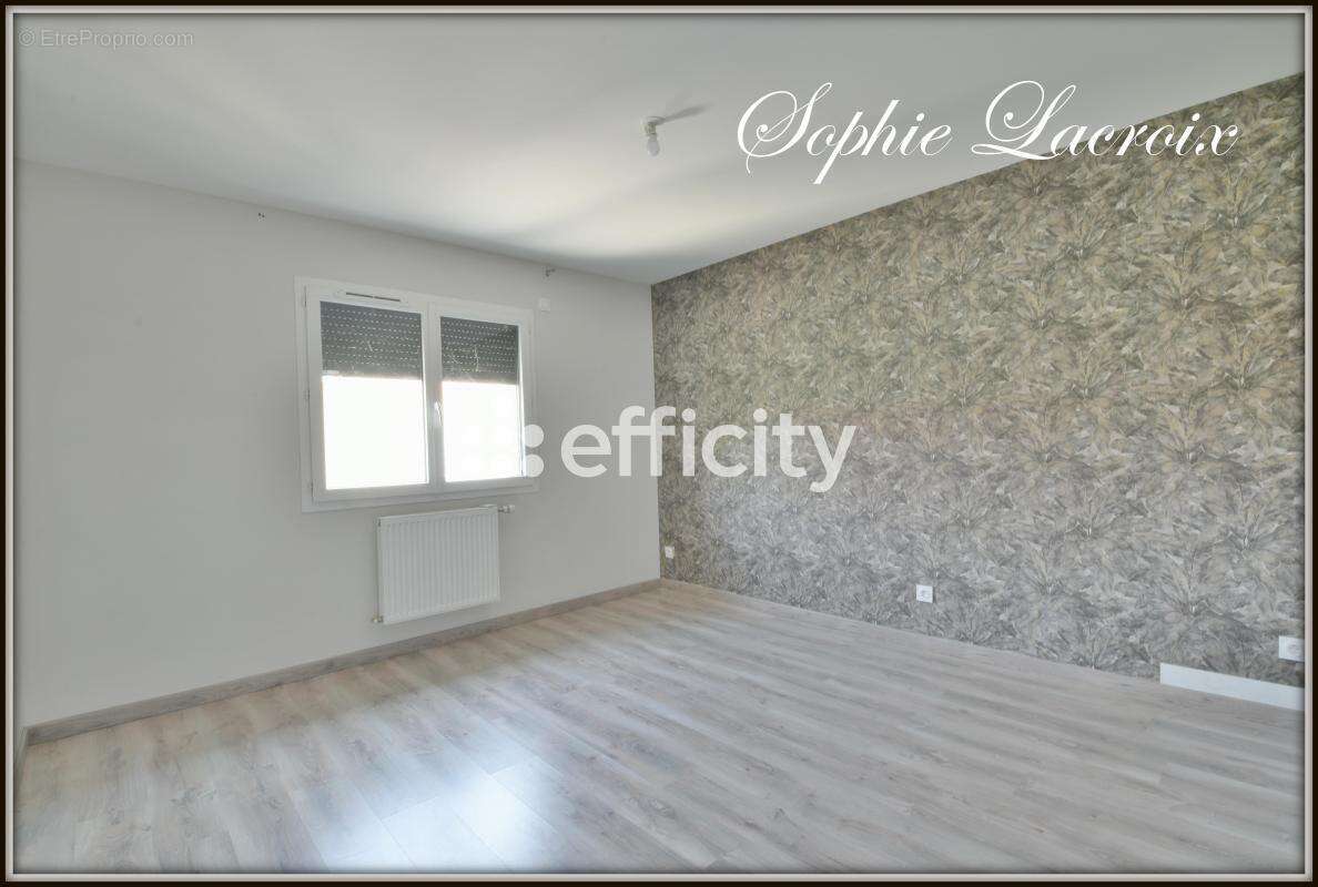 Maison à SALAISE-SUR-SANNE