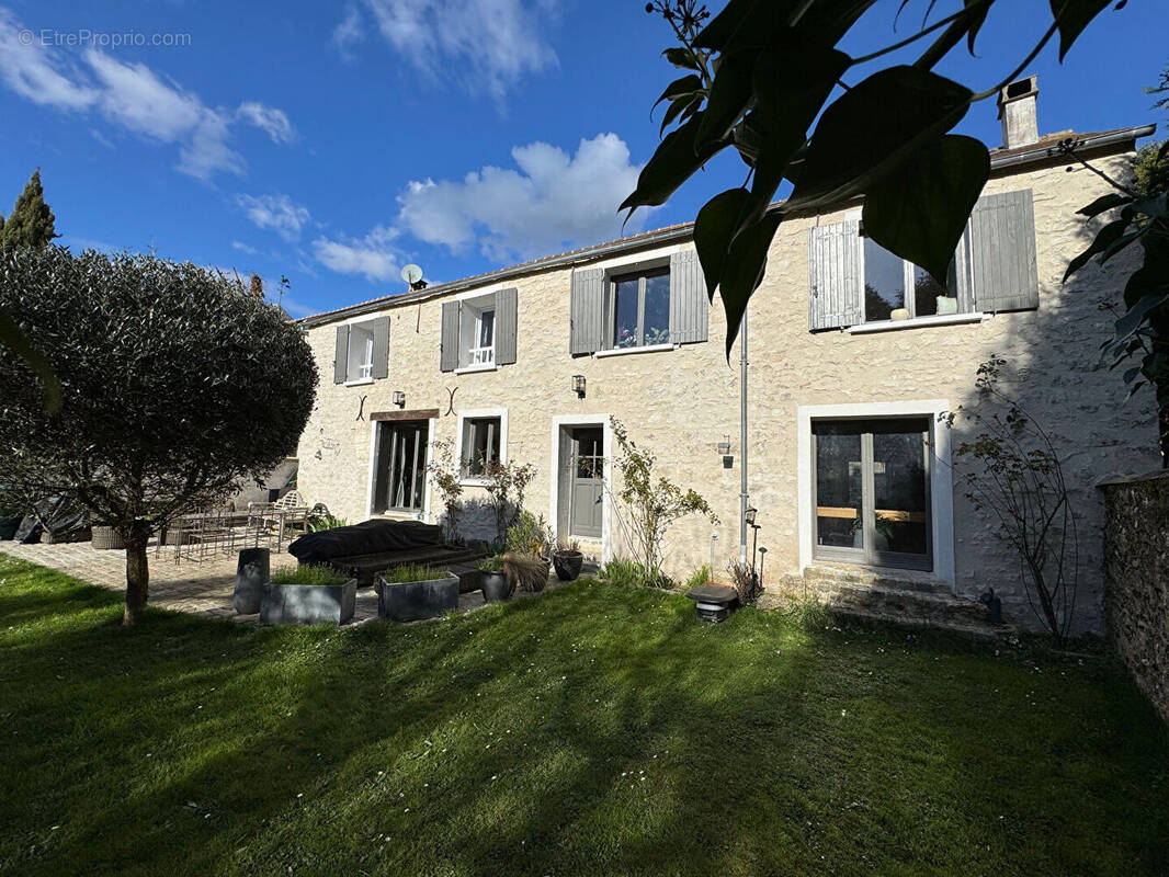 Maison à SAINT-NOM-LA-BRETECHE