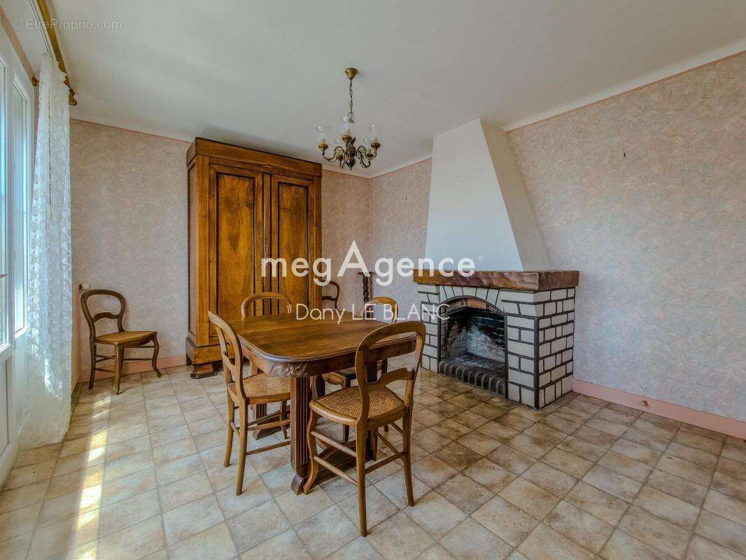 Maison à JOUY