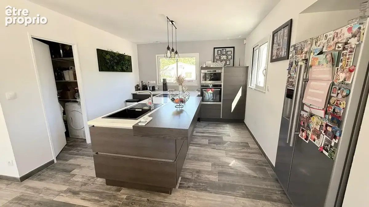 Aix en provence (Nord) Villa T5 lumineuse sur parcelle de terrain de 1250 m2 avec piscine. - photo 6