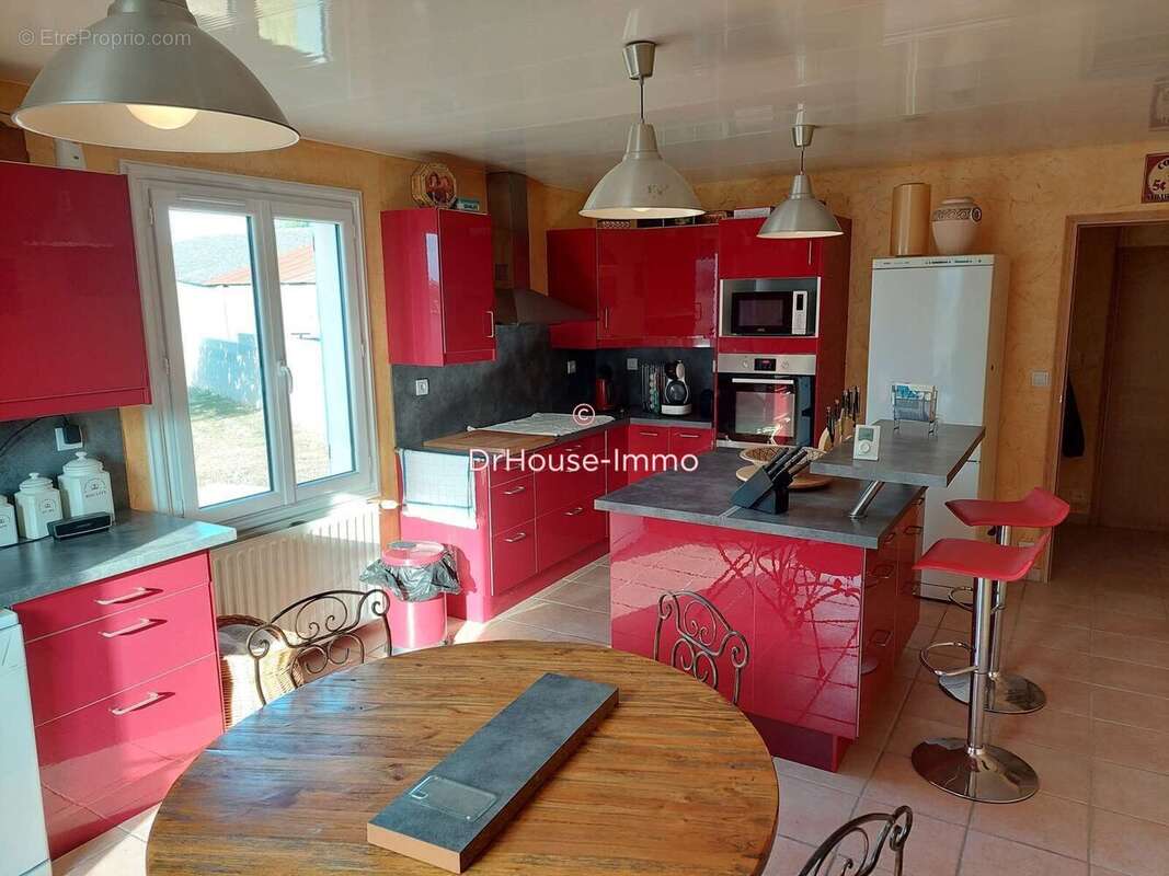 Maison à PRIN-DEYRANCON