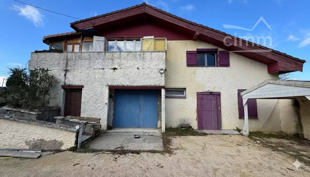 Maison à SAINT-BARTHELEMY-DE-VALS