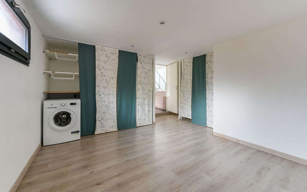 Appartement à CHARBONNIERES-LES-BAINS