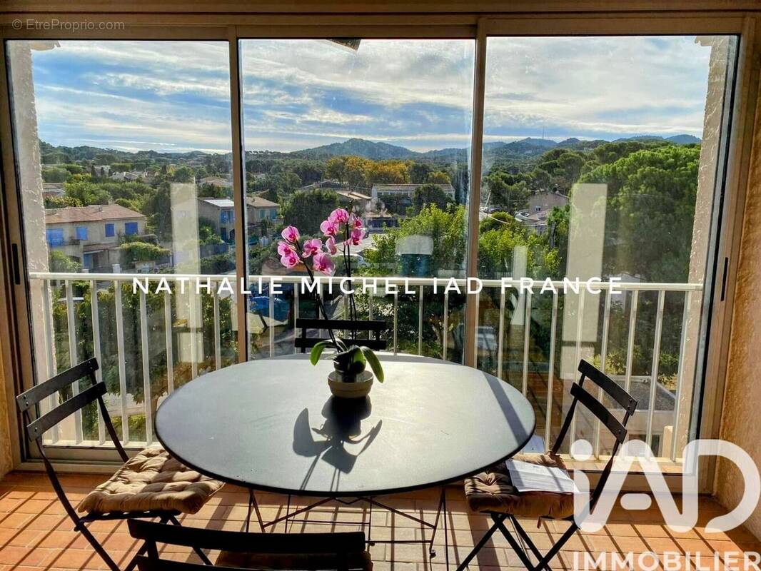 Photo 1 - Appartement à SIX-FOURS-LES-PLAGES