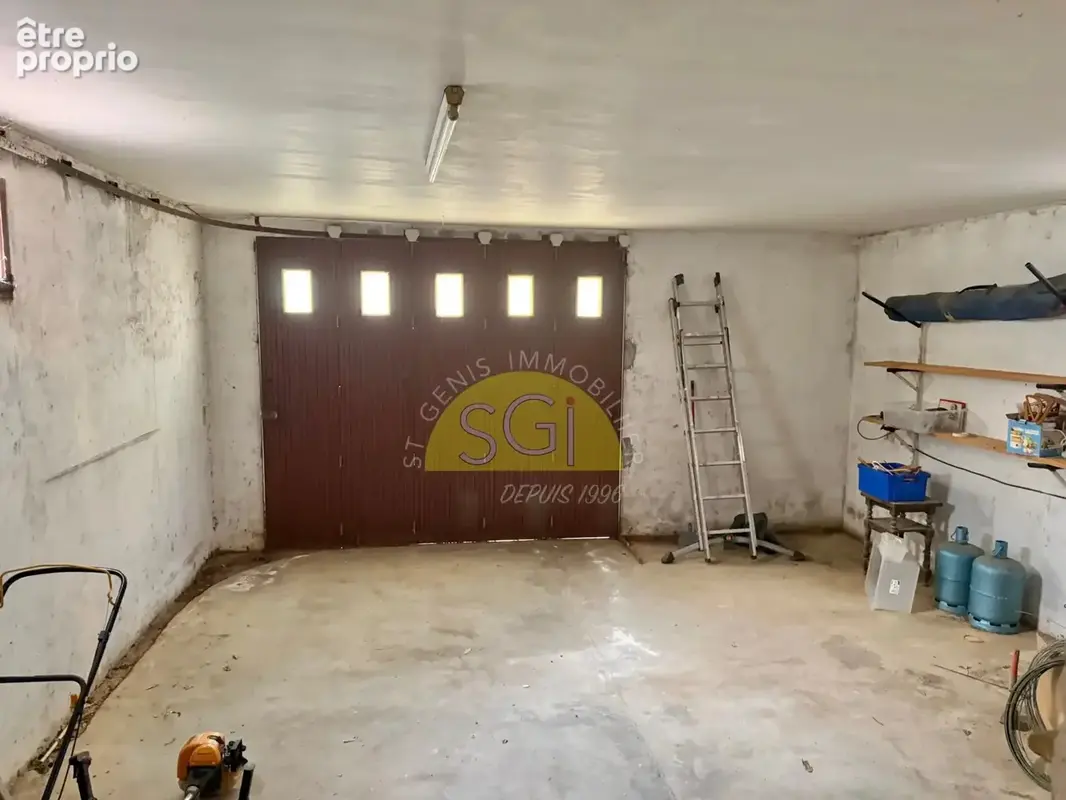 Maison sur 1628 m2 de terrain avec 2 garages et avec piscine . - photo 15