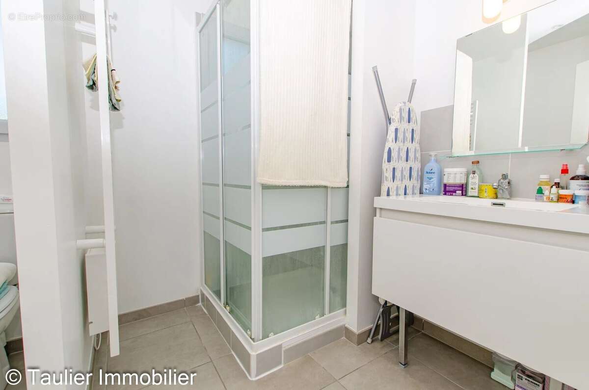 Maison T4 de 2020, chambre et salle d'eau au rdc - photo 17