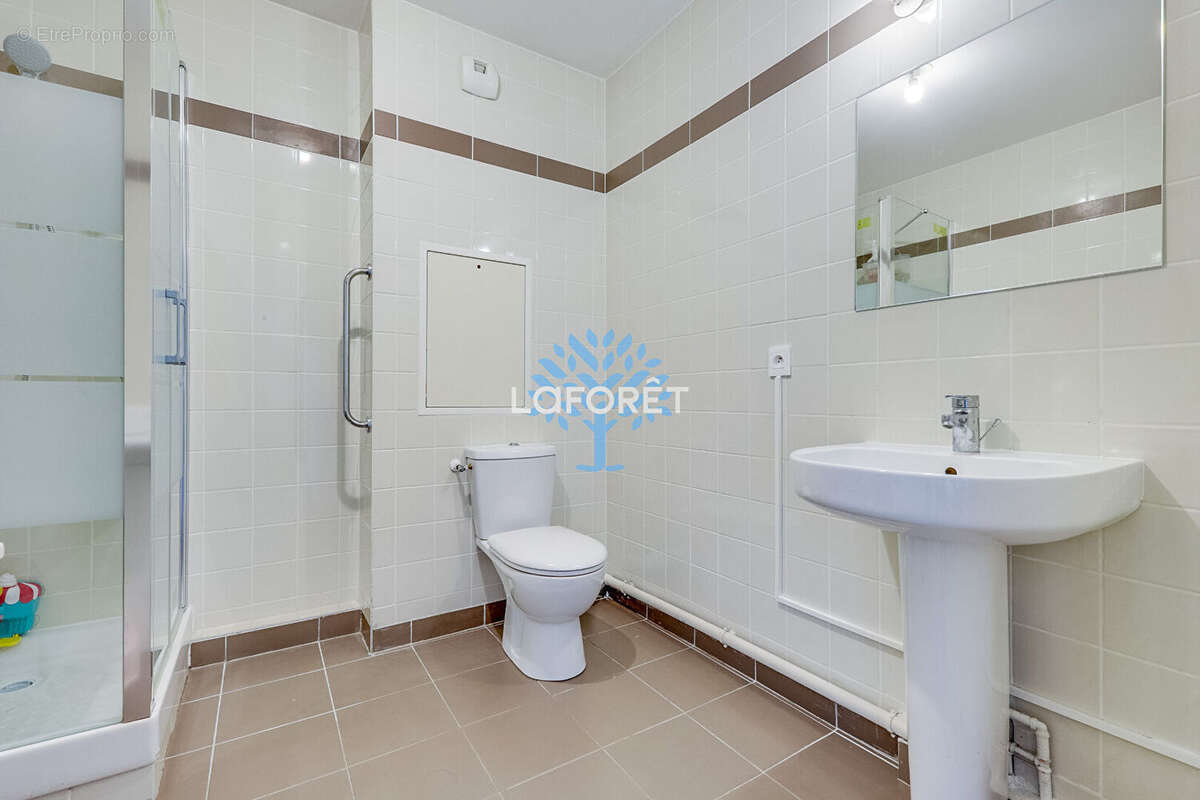 Appartement à LES LILAS