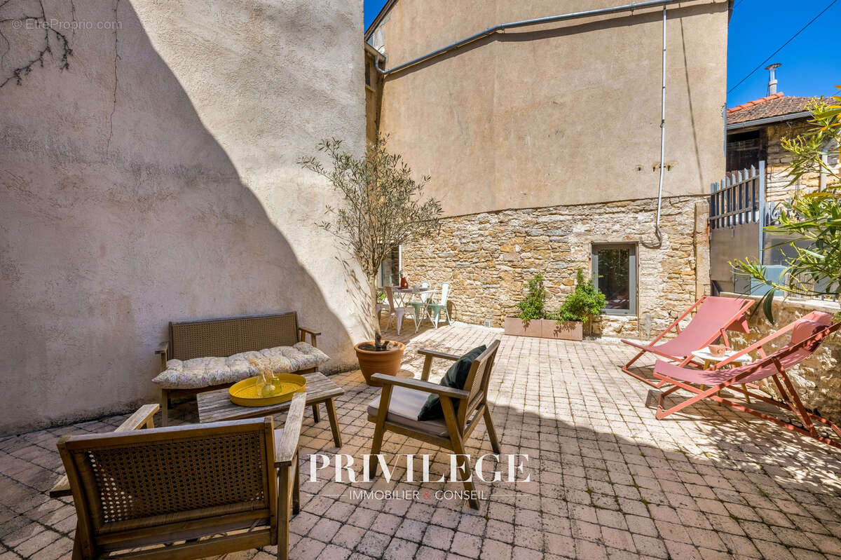 Maison à SAINT-CYR-AU-MONT-D'OR